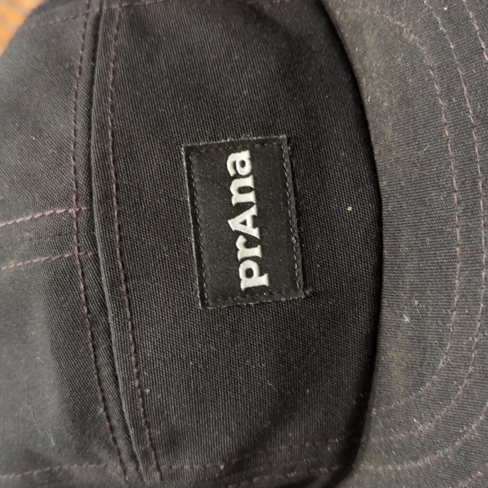 Prana 5 Panel Flatbill Hat Cap Adjustable Back Black - Picture 2 of 8